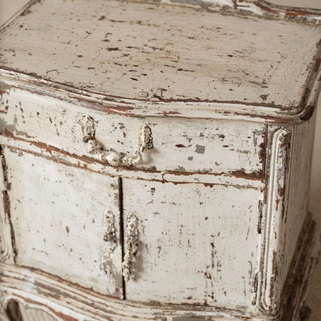 French 19th Century French Oak Bedside Table (Set of 2) For Sale - Image 3 of 10