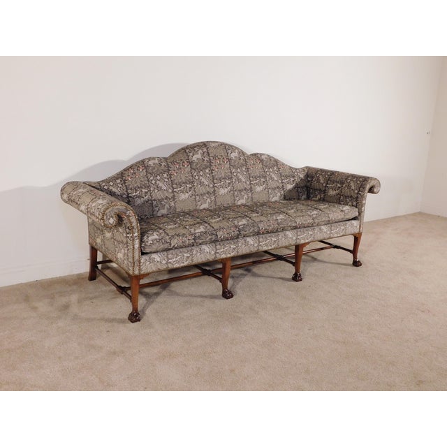 Kindel Irish Collection Chippendale Mahogany Camelback 8 Leg