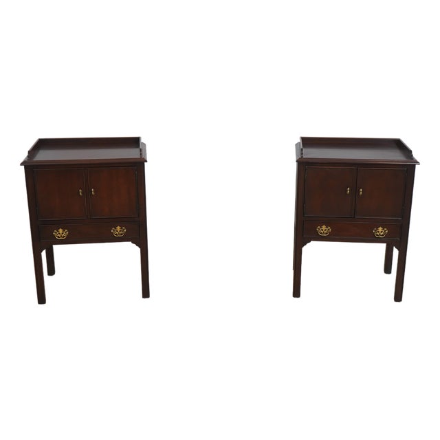 Pair of Drexel Heritage Mahogany Chippendale Style Nightstands For Sale