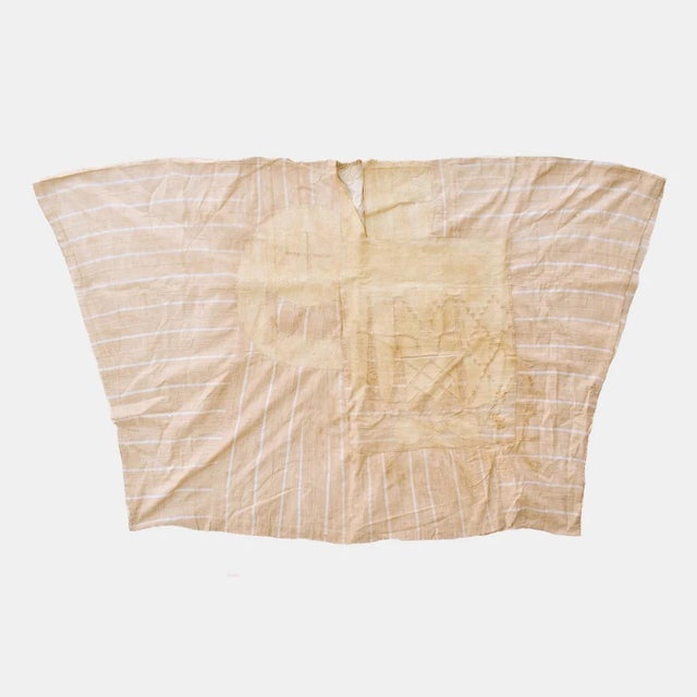 African Early 20th Century Hausa Beige Embroidered Boubou Shirt Nigeria For Sale - Image 3 of 14