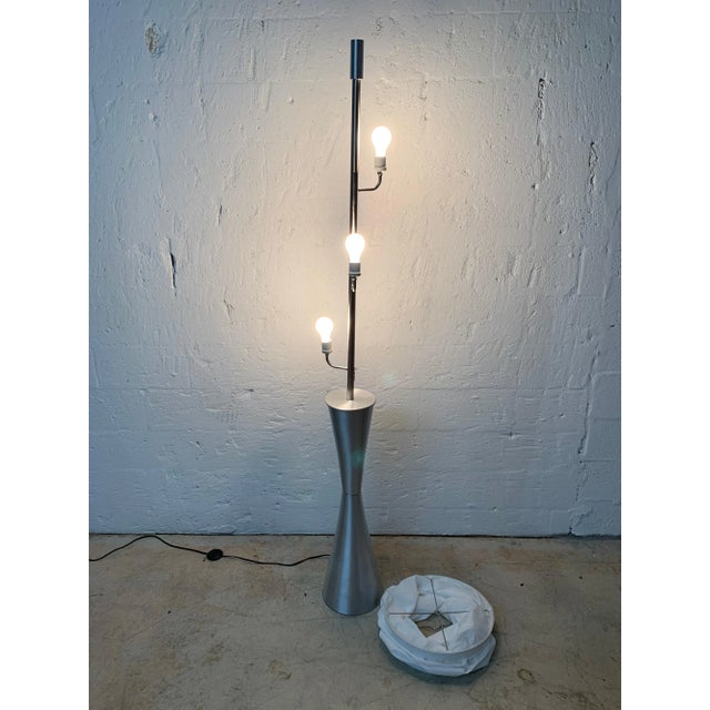 Gray 1980s Postmodern Geometric Sculptural Aluminum Floor Lamp, USA For Sale - Image 8 of 10