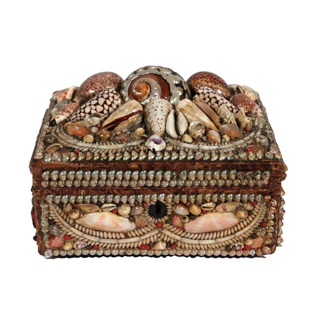 Shell Victorian Shell Encrusted Box With Mirror and Pincushion Interior, 19th Century For Sale - Image 7 of 13