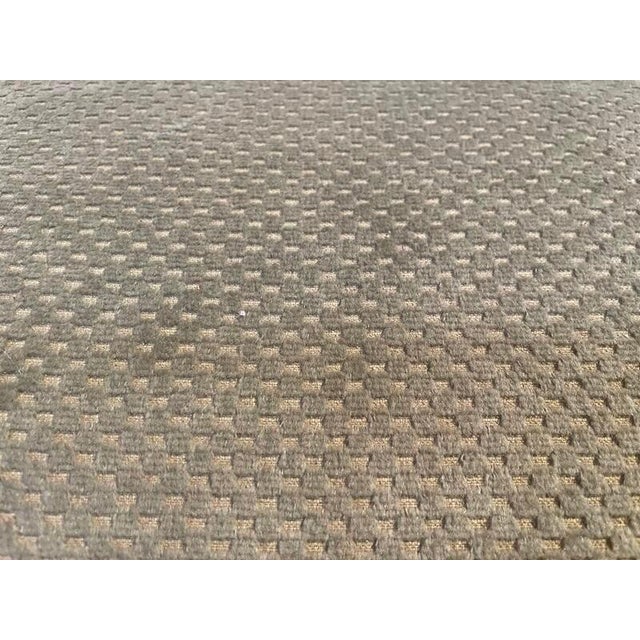 Louis XV Style Bench in Green Velvet For Sale - Image 3 of 8