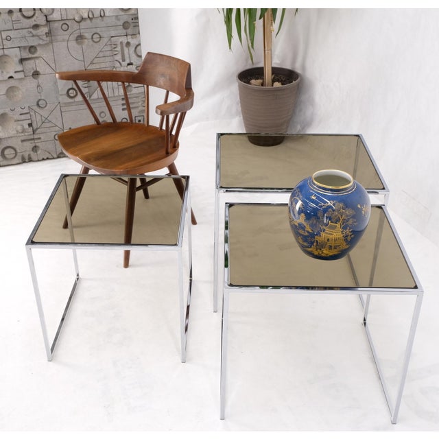 Mid-Century Modern Set of Wide Rectangle Shape Chrome & Smoked Glass Nesting End Side Tables For Sale - Image 3 of 18
