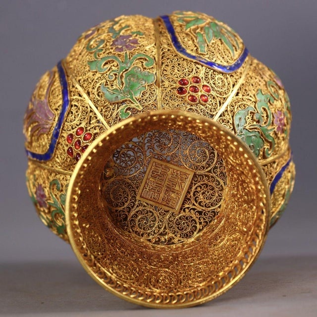 Mid 18th Century Exquisite Chinese Gilt Silver Filigree Gem-Set Covered Ginger Jar, "Qianlong" Mark For Sale - Image 4 of 9