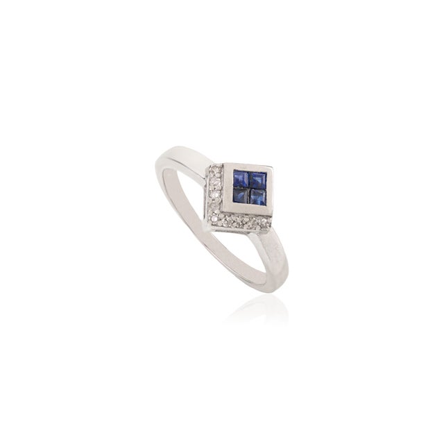 Contemporary Modernist 0.3 CTW Blue Sapphire & Diamond Princess Shape Tiny Ring in 925 Silver - Size 7 For Sale - Image 3 of 11