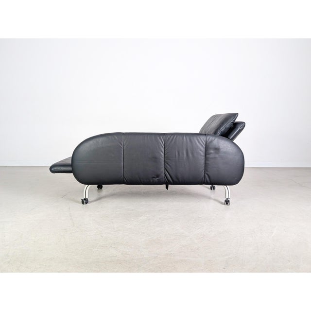Two-Seater Chaise Lounge in Leather For Sale - Image 5 of 12
