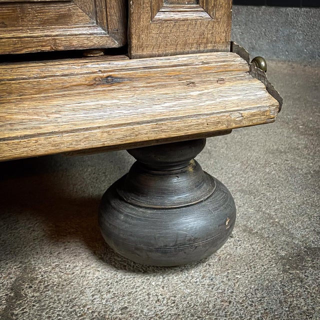 Antique German Oak Wardrobe, 1680 For Sale - Image 10 of 16