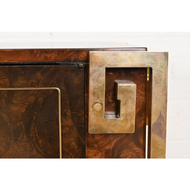 Brown William Doezema for Mastercraft Mid-Century Modern Burl Wood and Brass Greek Key Sideboard Credenza, 1970s For Sale - Image 8 of 12