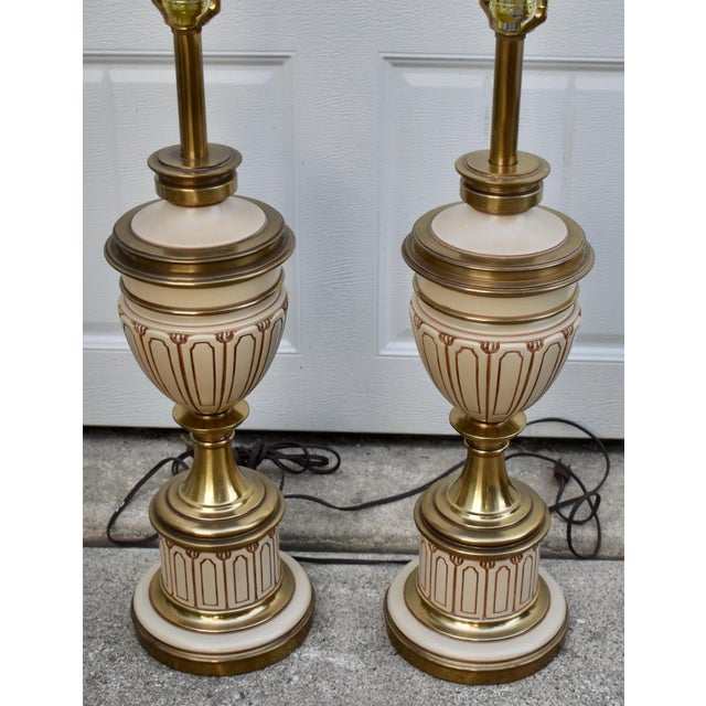 Cream Pair Vintage Stiffel Brass Enamel Urn Table Lamps Mid Century Hollywood Regency For Sale - Image 8 of 13