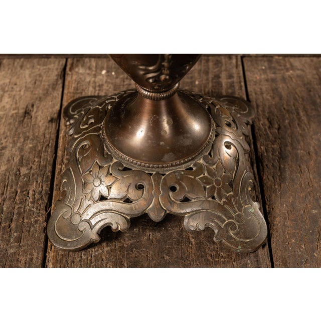 Bronze 1900s Art Nouveau Edward Miller Art Nouveau Art Glass Table Lamp For Sale - Image 8 of 10