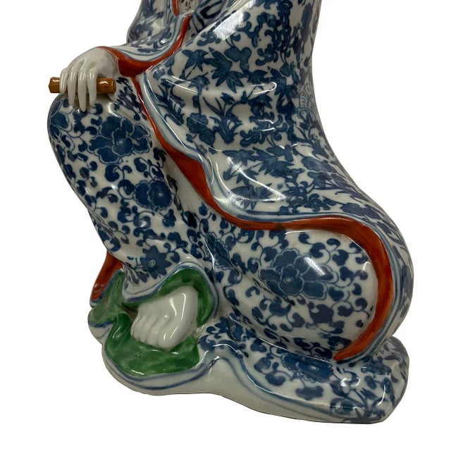 Early 20th Century Chinese Blue and White Porcelain Kwan Yin Statuary For Sale In Los Angeles - Image 6 of 11