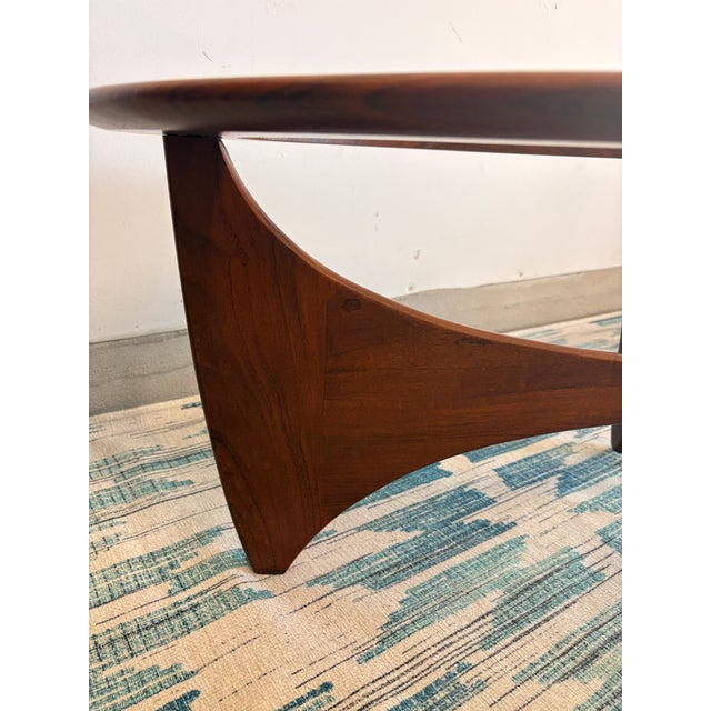 Mid-Century Modern G Plan Astro Teak & Glass Oval Coffee Table – Mid Century Modern Sculptural Base For Sale - Image 3 of 10