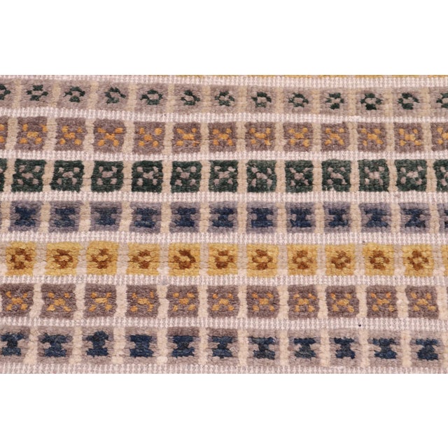 1990s Boho Chic Gray/Blue High Low Wool Rug - 7'9'' X 10'6'' For Sale - Image 5 of 8