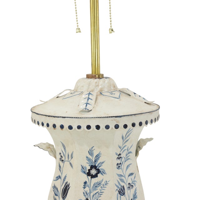 Late 20th Century A Pair of Vintage 1980s Hand-Painted Blue and White Toleware Table Lamps - For Sale - Image 5 of 12