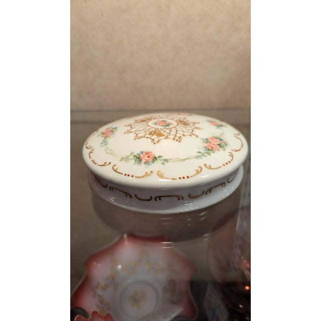 Limoges porcelain powder box / ring box, hand painted and signed.