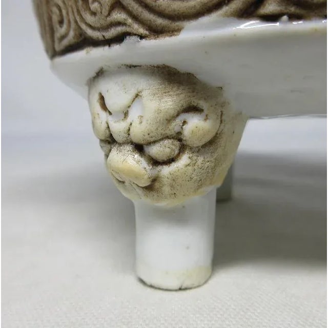 Mid 19th Century 19th Century Japanese Hirado Porcelain Incense Burner For Sale - Image 5 of 8