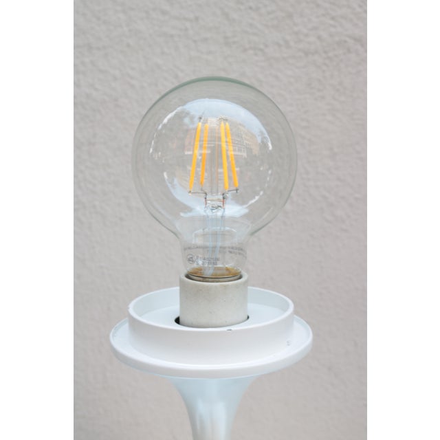 1970s 1970s Modernist Single Table Lamp by Laurel For Sale - Image 5 of 5