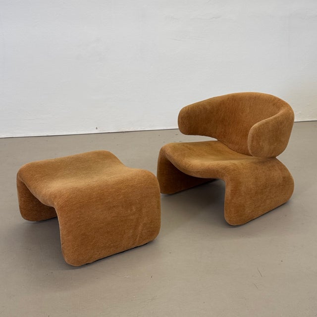 Brown Set of Djinn Lounge Chair and Ottoman Olivier Mourgue for Airborne, 1960s, Set of 2 For Sale - Image 8 of 9