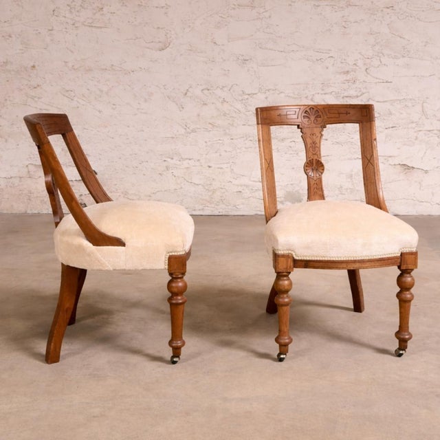 Mid 20th Century 20th Century English Walnut Carved Back Dining Chair (Set of 4) For Sale - Image 5 of 6