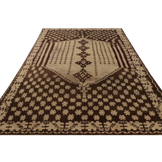 1950s Vintage Tulu Rug in Beige-Brown With Geometric Medallion - Rug & Kilim For Sale - Image 5 of 8