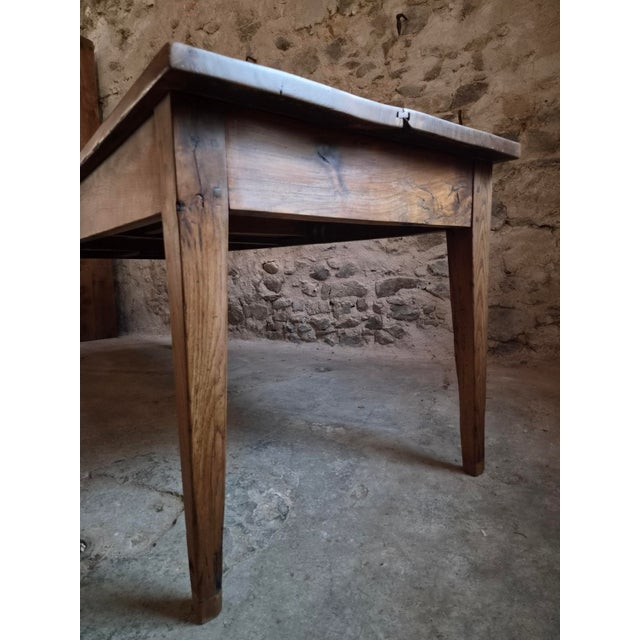 Antique French Farmhouse Dining Table in Oak and Chestnut, 1800s For Sale - Image 13 of 18