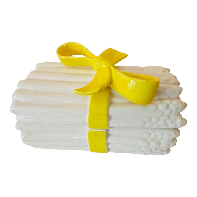 Vintage 1975 Fitz and Floyd White Trompe L’Oeil Asparagus Box With Yellow Bow For Sale