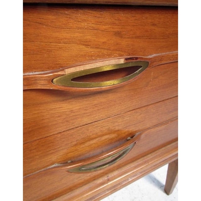 Mid-Century Modern Mid 20th Century Mid-Century Modern Dresser and Nightstands - 2 Pieces For Sale - Image 3 of 5