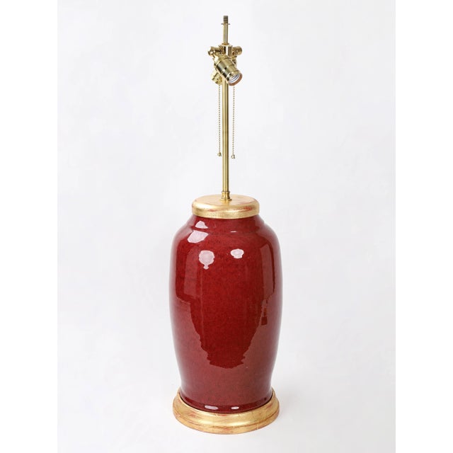 19th Century Chinese Qing Double Bulb Pull Switch Oxblood Glaze Lamp With Gold Leaf Top and Base For Sale - Image 4 of 8