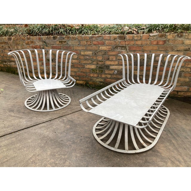 Russell Woodard Mid 20th Century Russell Woodard Patio Chaise and Lounge Chair, Attributed to Herbert Saiger - Set of 2 For Sale - Image 4 of 8