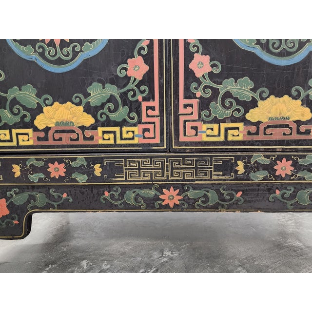 1950s Vintage Asian Polychrome Lacquered Cabinet For Sale - Image 5 of 12