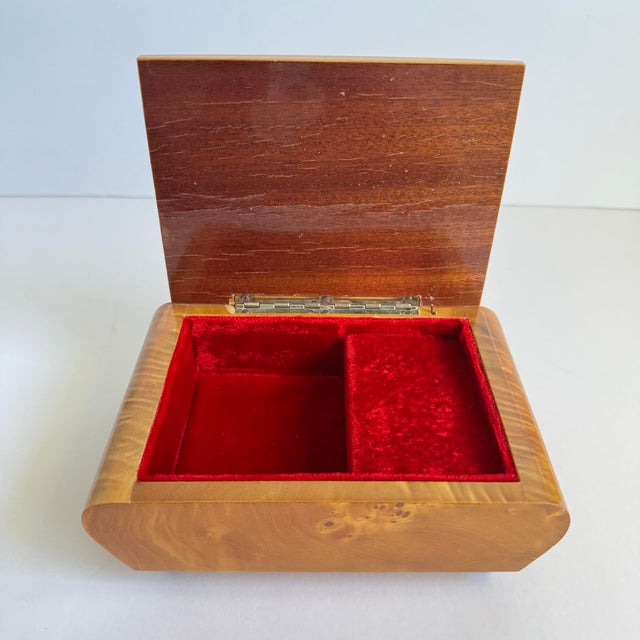 Tan Sorrento Reuge Music Box Italian Burlwood Rose Flower Inlay Swiss Movement For Sale - Image 8 of 12