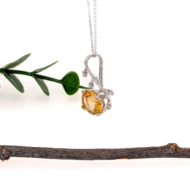3.2ct Leafy Design Citrine Pendant With Natural Diamond Accents: Solid 14k Gold For Sale In Columbus - Image 6 of 8