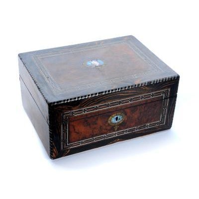 Rectangular Box in Wood For Sale - Image 3 of 3