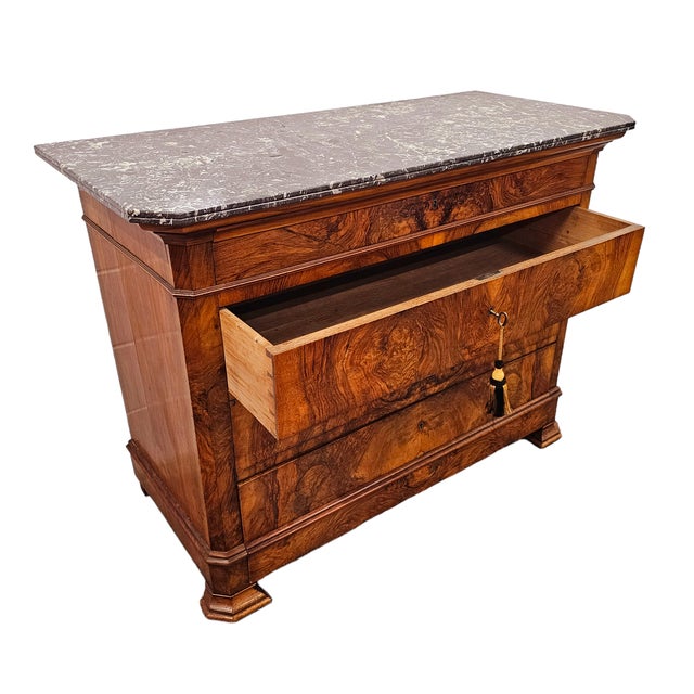 French 19th Century French Louis Philippe Burl Walnut Commode With Marble Top For Sale - Image 3 of 18