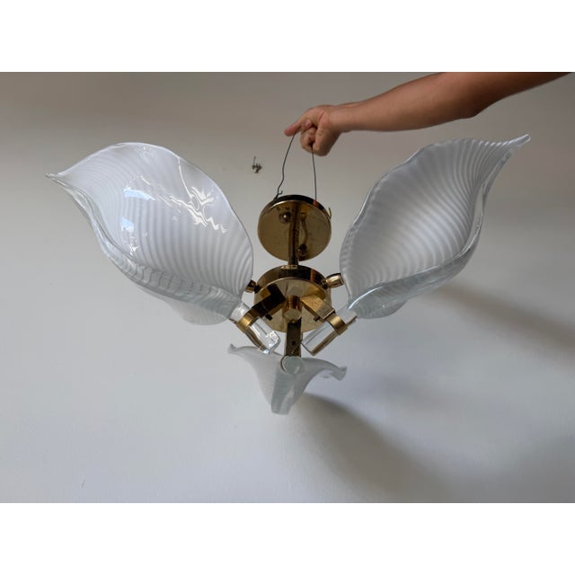 1970s Hollywood Regency Franco Luce Murano Calla Lily Glass & Brass Chandelier, Italy For Sale In Miami - Image 6 of 12