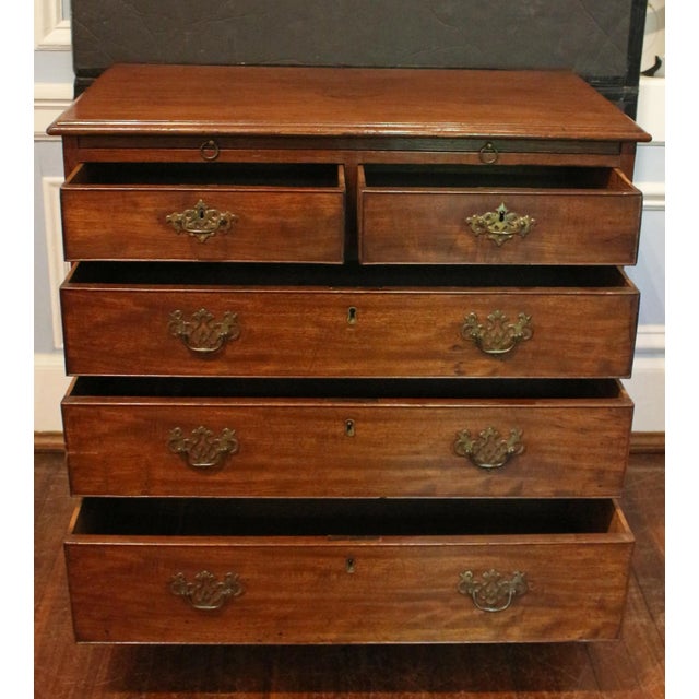 Traditional Circa 1765 English Georgian Period Bachelor's Chest of Drawers For Sale - Image 3 of 8