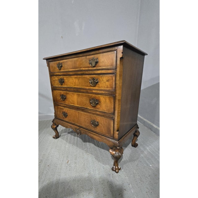 Queen Anne Walnut Chest of Drawers, 1920 For Sale - Image 6 of 11