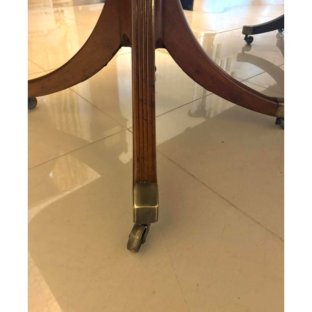 Antique Georgian Figured Mahogany 3-Pillar Extending Dining Table, 1800s For Sale - Image 10 of 15