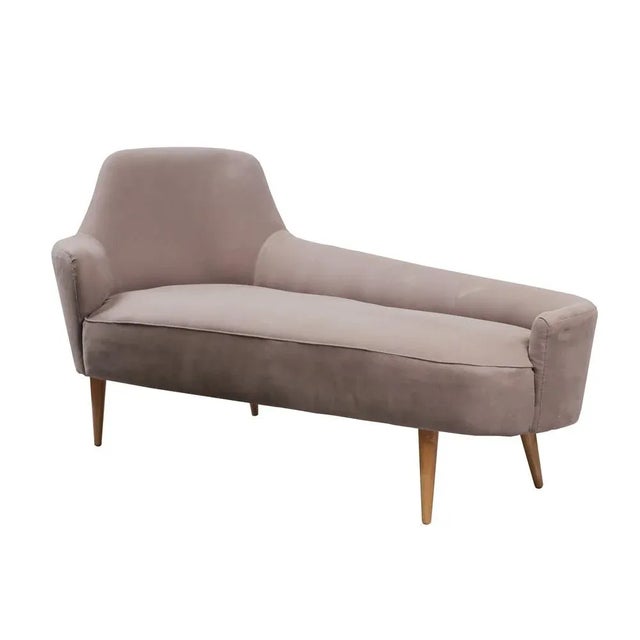 Upholstery of this compact and comfortable chaise lounge is in beautiful pale rose color (probably cotton) and has some...