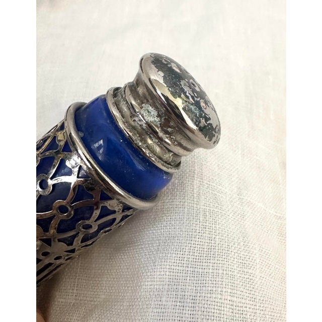 1950s Vintage F. B Rogers Cobalt Blue W/Silverplate Case Salt & Pepper Set For Sale - Image 5 of 5