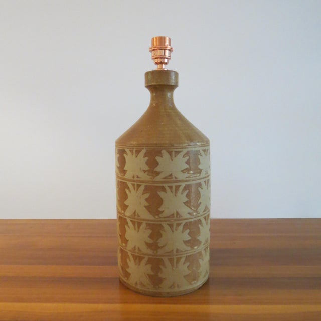 1970s Vintage Pottery Table Lamp by John Virando of Richmond Hill, 1970s For Sale - Image 5 of 12