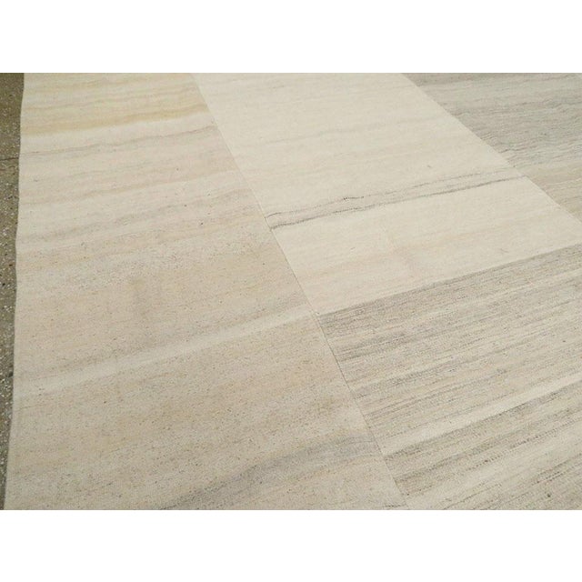 Rustic Galerie Shabab Collection Mid-20th Century Vintage Turkish Flatweave Kilim Room Size Carpet For Sale - Image 3 of 7