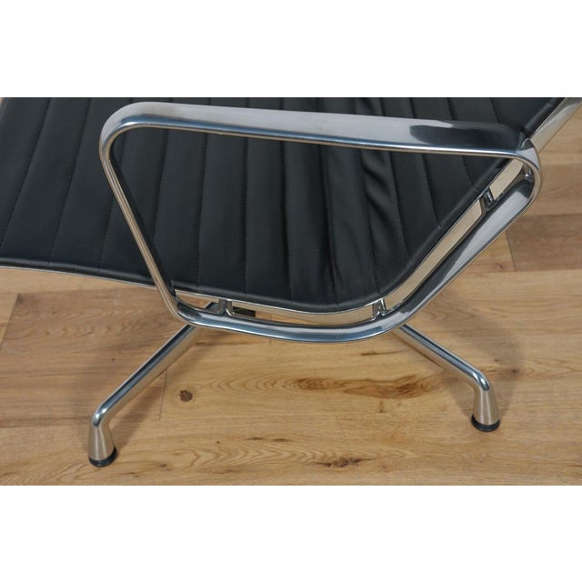 Set of Alu Group Ea124 & Ea125 Lounge Chair & Ottoman by Charles & Ray Eames for Vitra, 1980s For Sale - Image 18 of 18