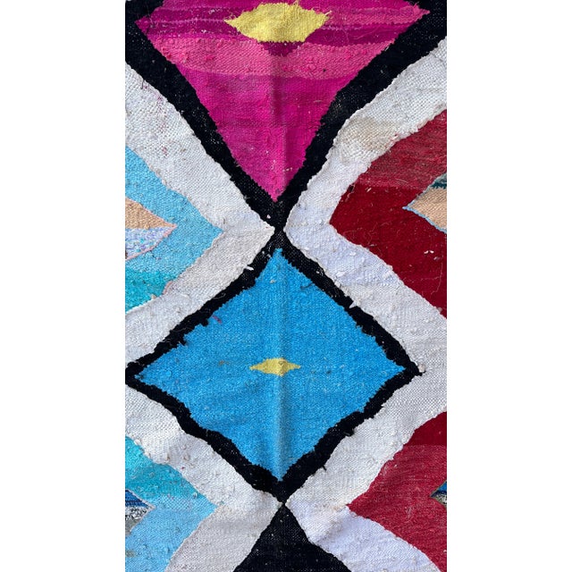 Tribal 1980s Moroccan Bohemian Colorful Vintage Kilim Rug - 4'9" X 8'11" Ft For Sale - Image 3 of 7