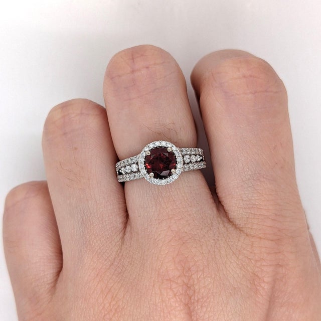 1.4Ct Spessartine Garnet Ring With Earth Mined Diamonds: Solid 14k Gold, 6.5mm, Size 6.75 For Sale - Image 4 of 12