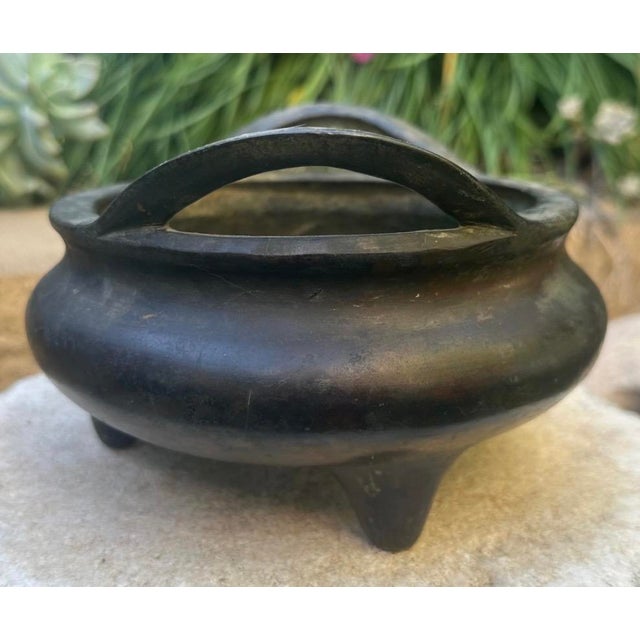 Antique Chinese Bronze Tripod Censer With Strap Handles & Xuande Mark Late Ming For Sale - Image 10 of 18