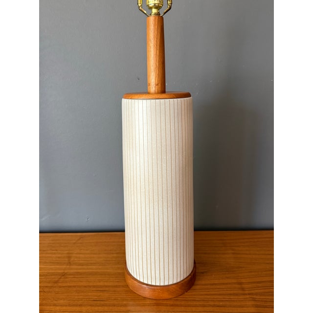 Large Marshall Studios Gordon and Jane Martz Ceramic Table Lamp With Finial For Sale - Image 10 of 11