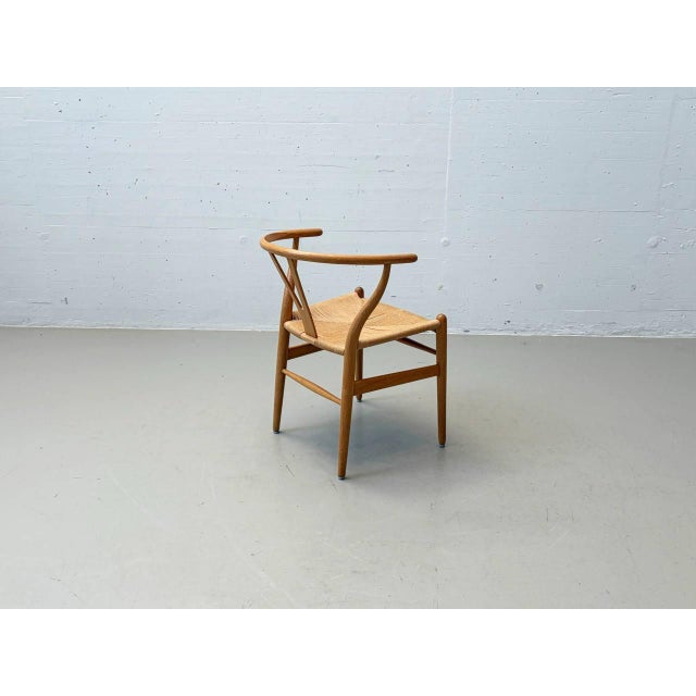 Carl Hansen & Søn Vintage CH24 Wishbone Chairs by Hans J. Wegner for Carl Hansen & Søn, Denmark, 1990s, Set of 6 For Sale - Image 4 of 18