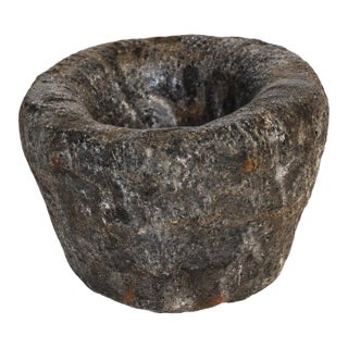 18th Century Granite Stone Bowl Charcoal Gray Black 8.7 Lb Mortar Planter For Sale